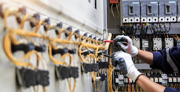 Professional Electrician technician working in Diboll, TX